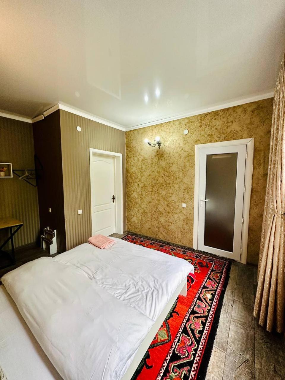 Art House Sweet Home Шимкент Екстер'єр фото